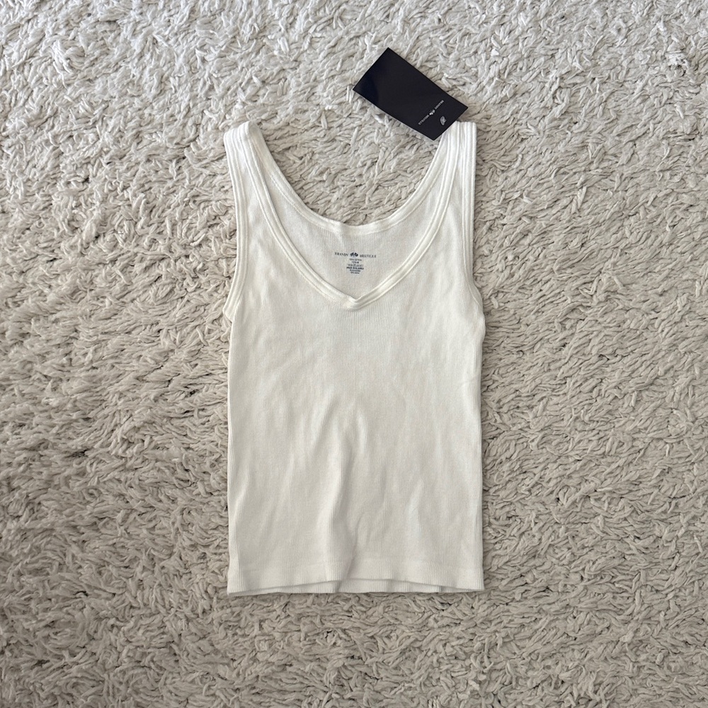 Brandy Melville ribbed v-neck tank